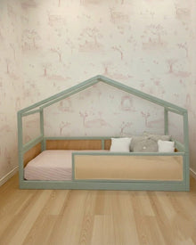 Cama Casinha - Saída Lateral - Palha - Verde