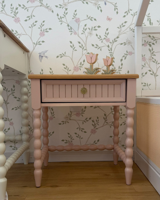 Mesa de Cabeceira Poema · Rosa