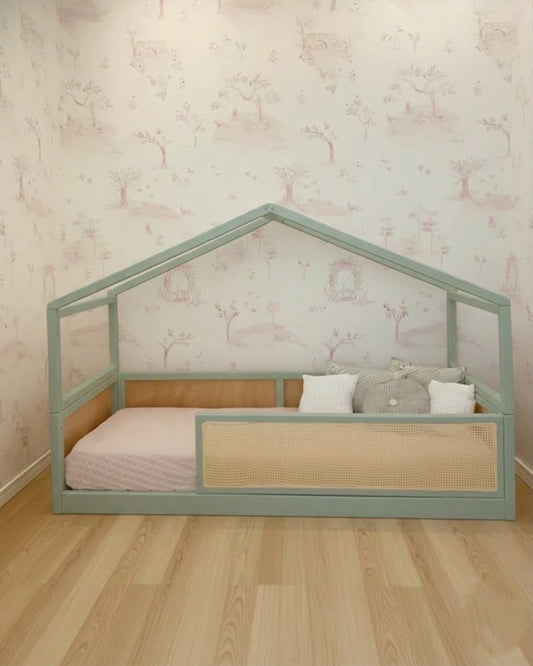 Cama Casinha  - Saída Lateral - Palha - Verde